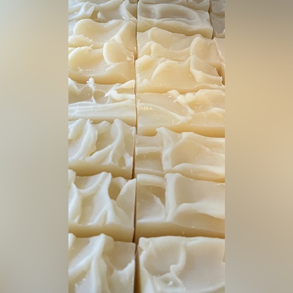 Artisan Soap Handcrafted, by Me❤️ Hibiscus & Honey - Picture 2 of 4